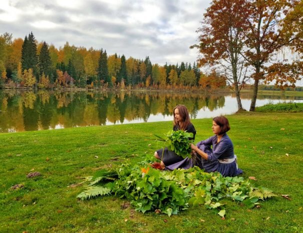 Ilona & Laura _ Latvian Sauna Ritual _ Escaperies 02